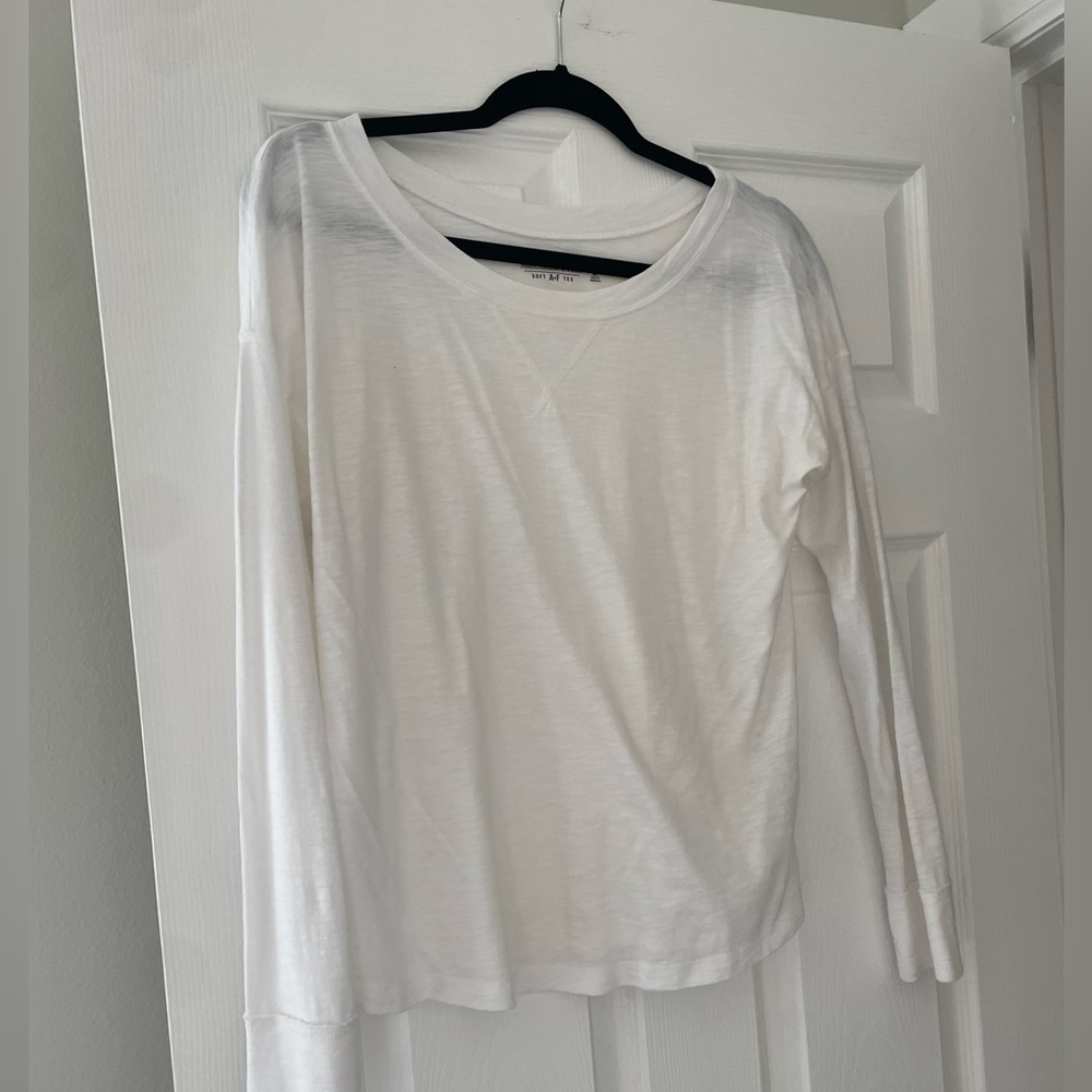 White Long Sleeve Abercrombie Tee. Sz M